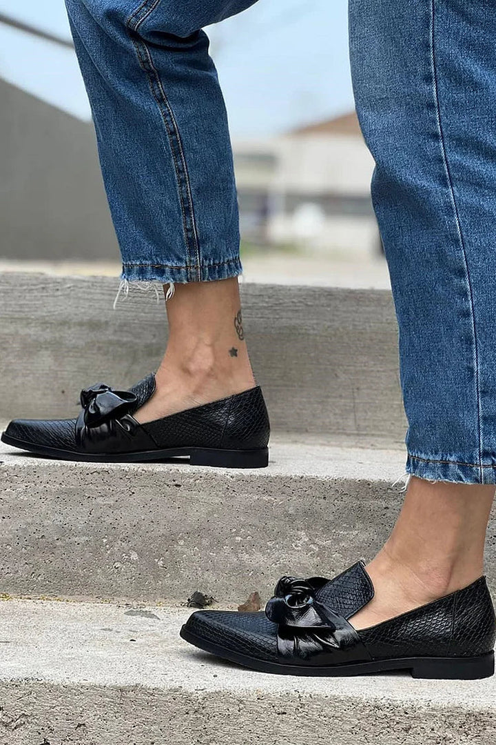 Hannah | Orthopedic Black Loafers